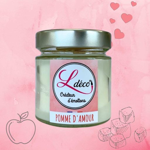 bougie naturelle parfumee pomme d amour dans un pot en verre fabriquee chez ldeco bougies naturelles